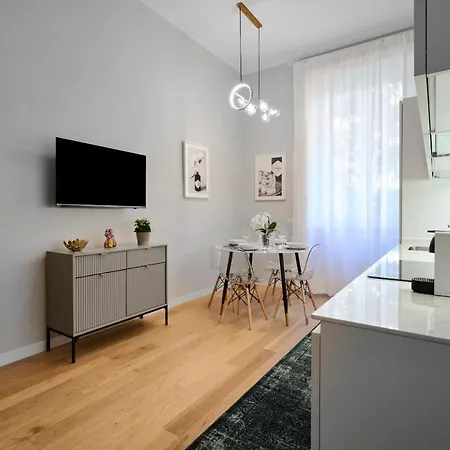 Brera Chic In The Heart Of Apartment